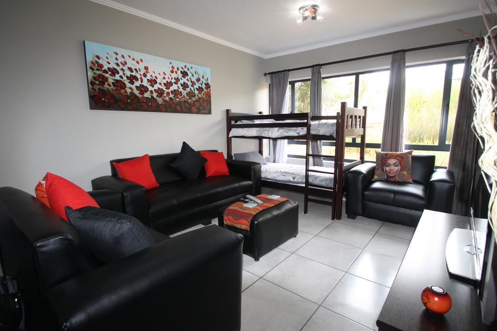 Jozistay @ Jackal Creek Apartments Roodepoort Luaran gambar