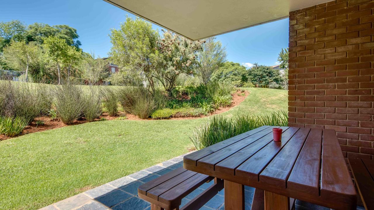 Jozistay @ Jackal Creek Apartments Roodepoort Luaran gambar