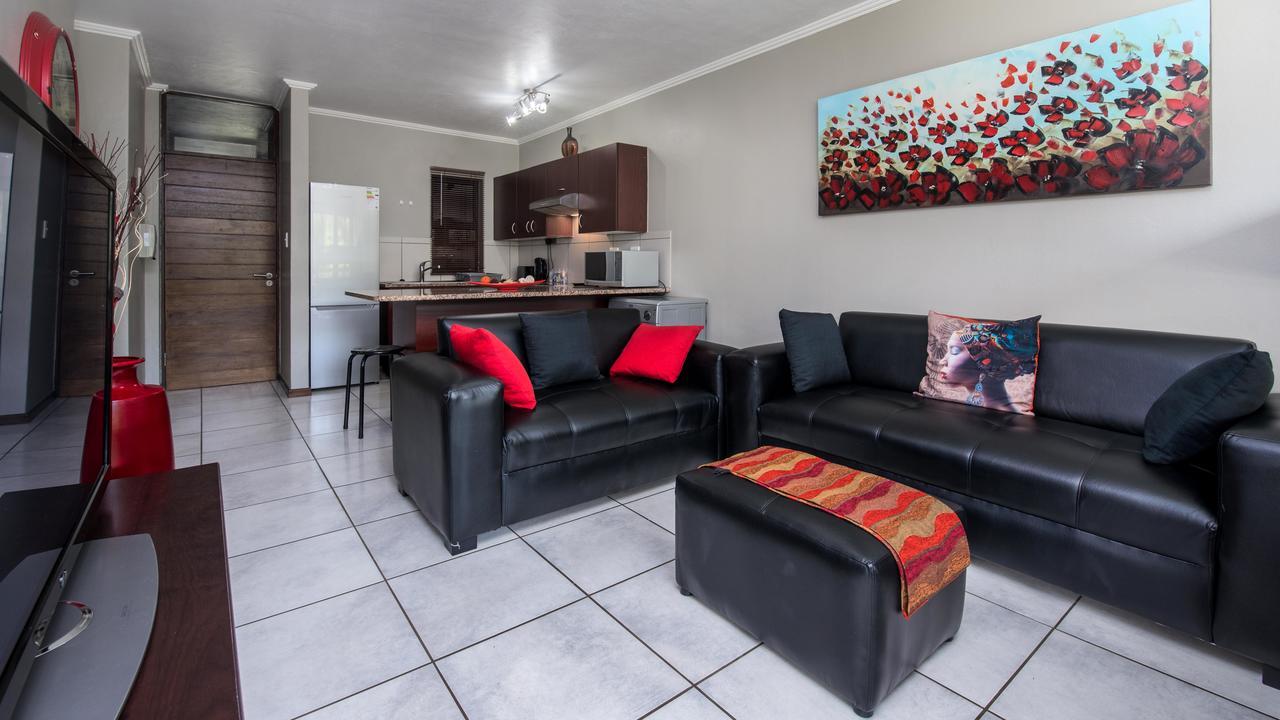 Jozistay @ Jackal Creek Apartments Roodepoort Luaran gambar